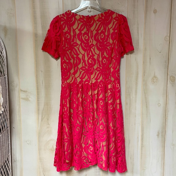 Bobeau Pink Tan Lace Covered Short Sleeve Dress Sz S - Picture 2 of 5